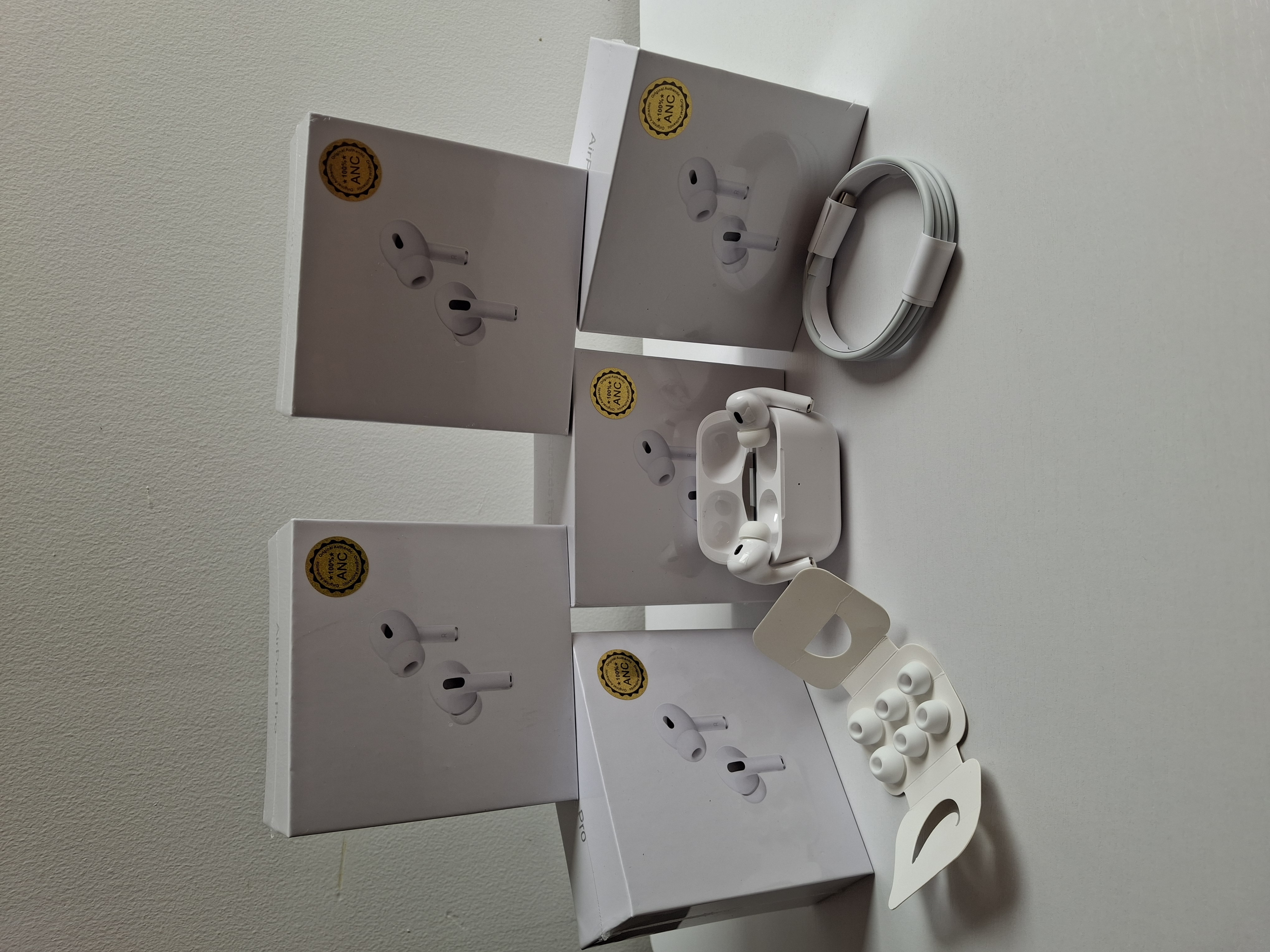 Set completo AirPods Pro 2 con accesorios